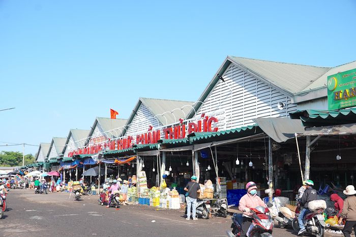  Chợ đầu mối nông sản Thủ Đức. QUANG HUY 