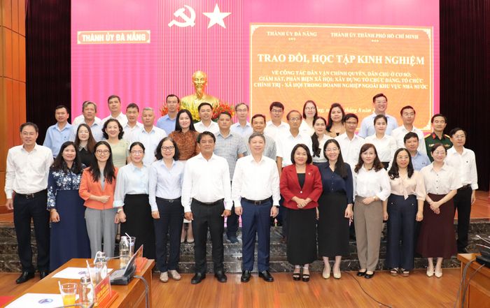 Các đại biểu dự chương trình