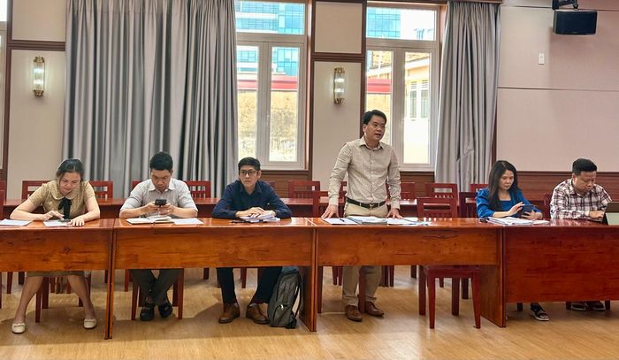 Chủ đầu tư dự án trình bày tình trạng pháp lý tại buổi làm việc. Ảnh: THANH HIỀN