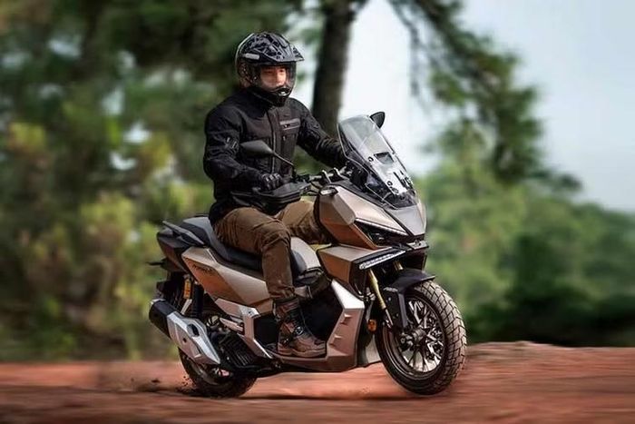 Vì vậy thay vì có dung tích 156cc, động cơ Honda NS150XC 2026 đã bị giảm xuống còn 149,7cc, dẫn tới công suất tối đa giảm từ 16,3 xuống còn 15,5PS và mô-men xoắn cực đại từ 15 xuống còn 14,4Nm.