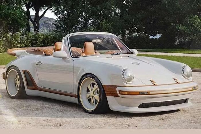 Ngay cả những chi tiết nhỏ nhất trên hai mẫu xe Porsche 911 đặc biệt này cũng được chăm chút tỉ mỉ. Móc chìa khóa mang biểu tượng LV, trong khi dây chuyền Monogram Heritage tích hợp chuông và mặt dây chuyền bằng da. Túi đựng chìa khóa xe được hoàn thiện với đường chỉ khâu màu vàng tương phản.