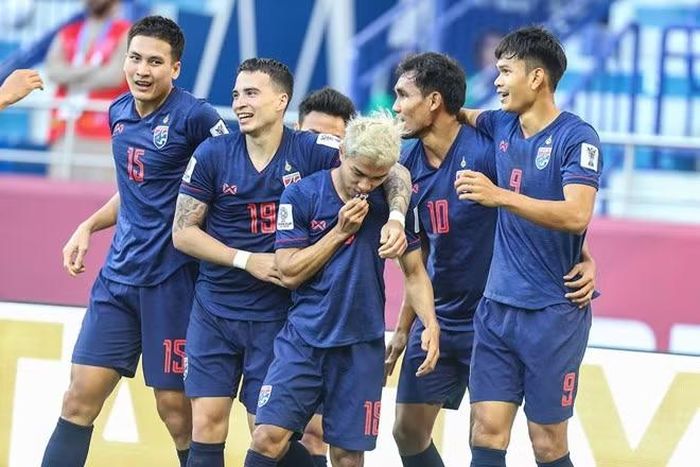 Ở đấu trường AFF Cup, Thái Lan cũng có thành tích rất tốt. Trong những lần chạm trán gần đây, “Voi chiến” thắng Singapore 4-2 tại AFF Cup 2024, sau các chiến thắng 2-0 (2021), 3-0 (2018) và 1-0 (2016).