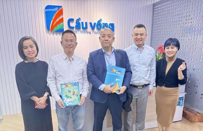VietCham Singapore, Hiệp hội Người Việt Nam tại Singapore và Ban biên tập Ấn phẩm Cầu Vồng Tuổi thơ chính thức thống nhất kế hoạch thành lập “Thư viện Cầu Vồng” tại Hiệp hội người Việt tại Singapore.