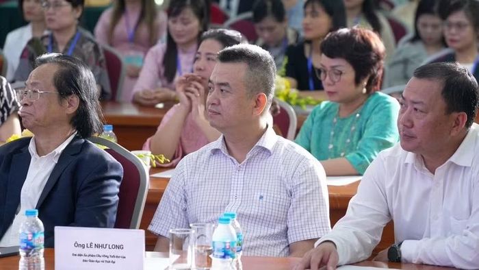 Báo Giáo dục và Thời đại, ấn phẩm Cầu Vồng Tuổi thơ đồng hành cùng Ủy ban Nhà nước về người Việt Nam ở nước ngoài trong các hoạt động bảo tồn tiếng Việt và lan tỏa văn hóa truyền thống, lịch sử dân tộc.