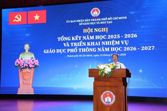  Ông Nguyễn Tấn Phát - Giám đốc Sở GD&ĐT TPHCM phát biểu tại hội nghị. 
