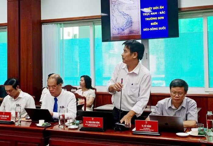 TS Trần Đình Hằng - Phân viện trưởng Phân viện Văn hoá, Nghệ thuật, Thể thao và Du lịch miền Trung góp ý kiến với loại hình du lịch "chữa lành" tại Bạch Mã.