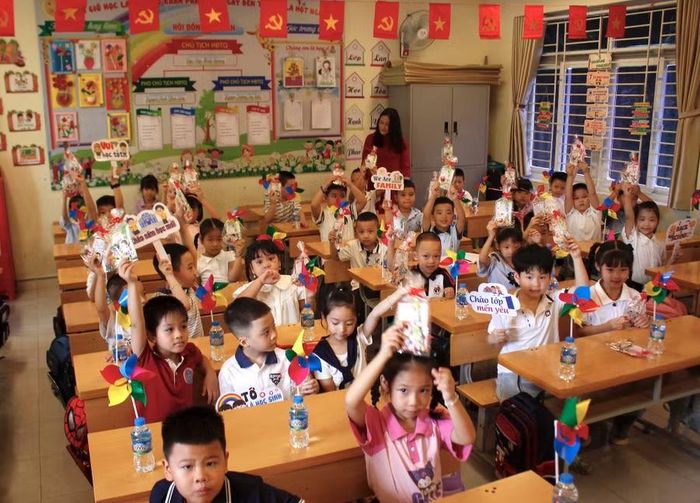 Học sinh Trường Tiểu học Trần Hưng Đạo trong ngày đầu đến lớp. (Ảnh tư liệu)