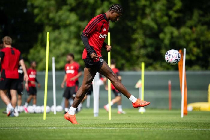 Rashford đã trở lại MU tập luyện chuẩn bị cho mùa bóng mới sau khi hết hạn cho mượn tới Barca.