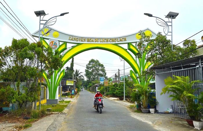 Làng văn hóa du lịch Chợ Lách, Vĩnh Long - nơi sản xuất hoa kiểng, cây giống hàng đầu ở miền Tây.