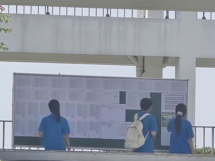 Thí sinh xem lại thông tin