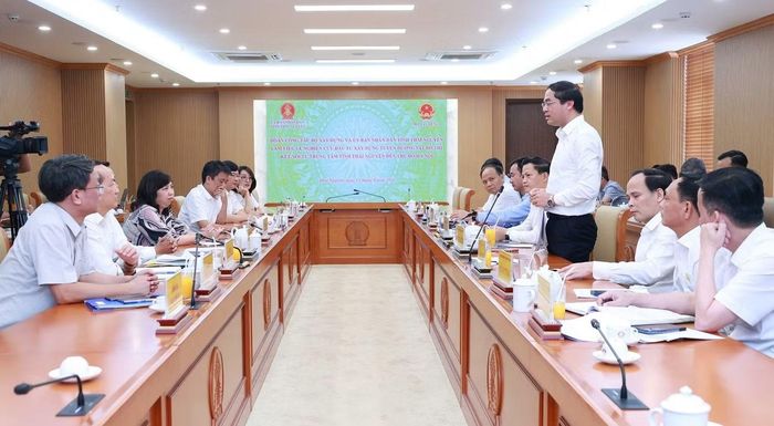 Toàn cảnh buổi làm việc.