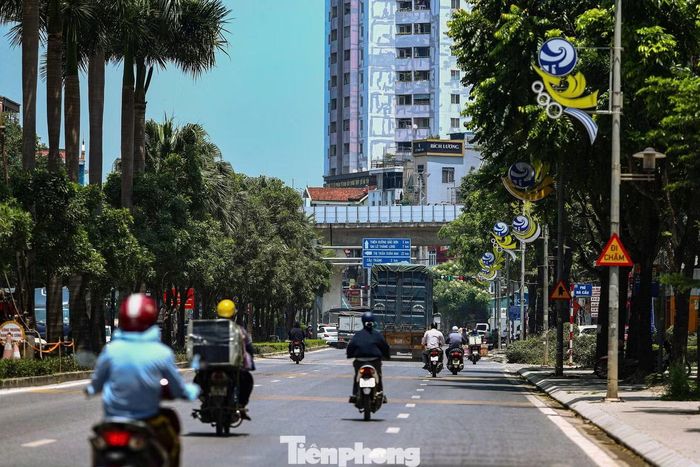  Ngoài xây dựng cầu vượt, dự án sẽ xén hè để mở rộng phần đường xe chạy, tổ chức lại giao thông và hệ thống đèn tín hiệu trong phạm vi nút giao; đồng thời di chuyển, hoàn trả các công trình hạ tầng kỹ thuật và cây xanh. 