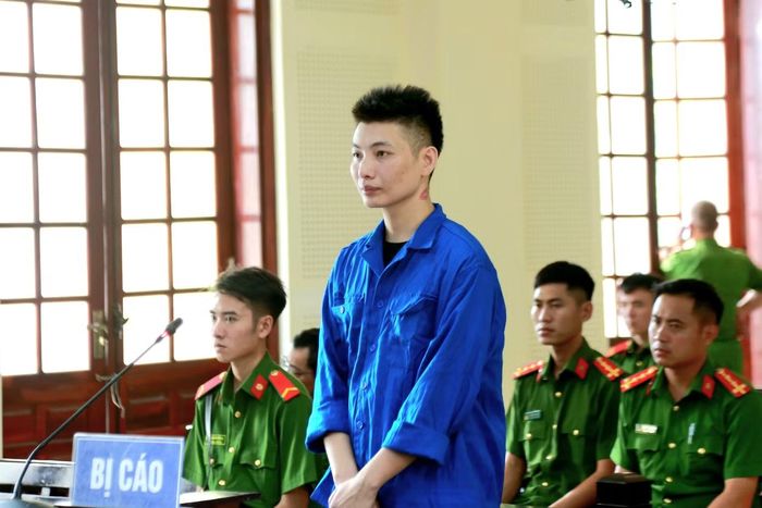 Bị cáo Bàn Văn Vỹ tại tòa.