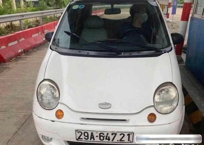 Chiếc xe ô tô biển kiểm soát 29A-647.21 trên thị trường có giá khoảng 30 triệu.