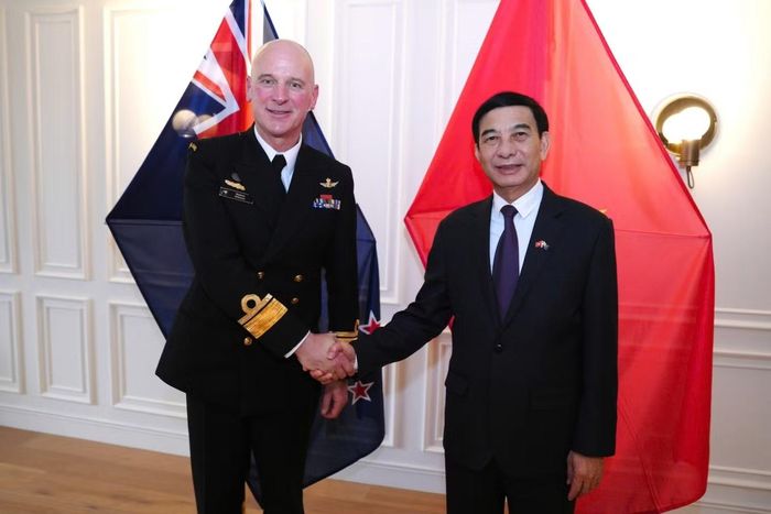 Đại tướng Phan Văn Giang và Chuẩn Đô đốc Mathew Williams tại buổi tiếp.