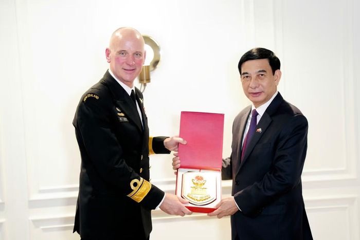 Đại tướng Phan Văn Giang và Chuẩn Đô đốc Mathew Williams tại buổi tiếp.