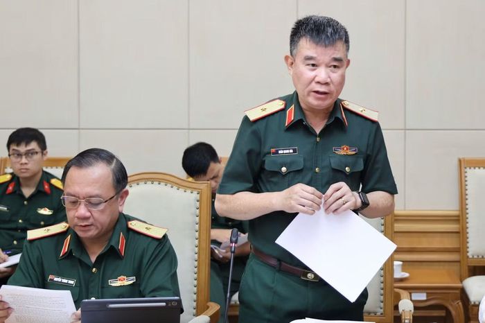 Thiếu tướng Đoàn Quang Hòa báo cáo tại buổi làm việc. (Ảnh: VGP)