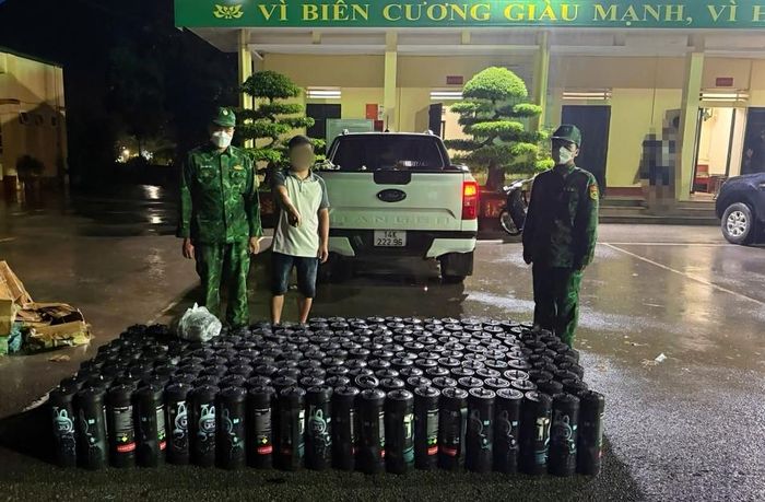 Đồn BPCK Hoành Mô bắt giữ vụ vận chuyển trên 200 bình khí cười.