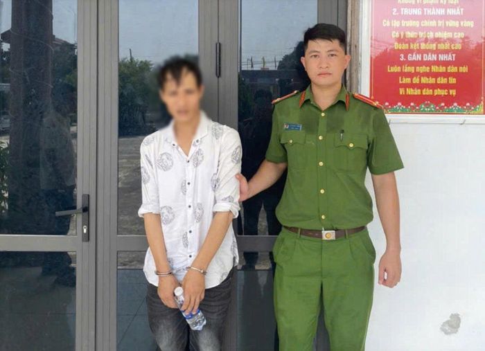 Đối tượng Nguyễn Xuân Quang tại cơ quan Công an. (Ảnh: CAHY).