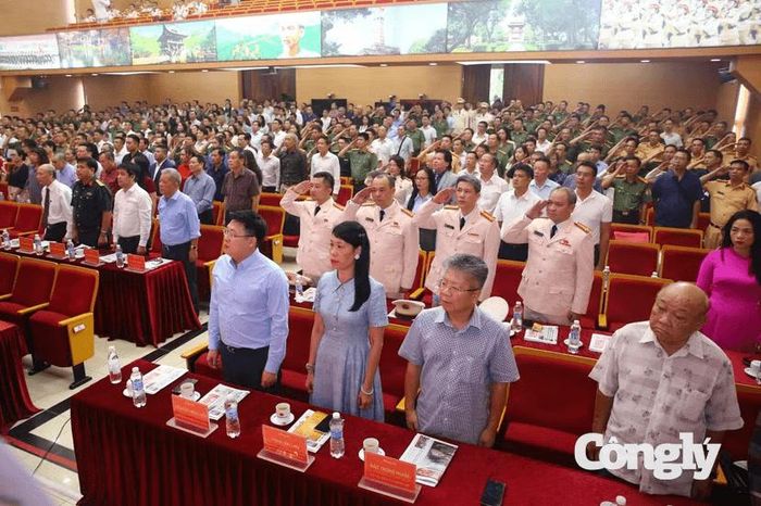 Lễ kỷ niệm 50 năm xuất bản số báo đầu tiên của An ninh Thủ đô được tổ chức trang trọng tại Hội trường lớn Công an TP. Hà Nội vào chiều 13/8. (Ảnh: An ninh Thủ đô)