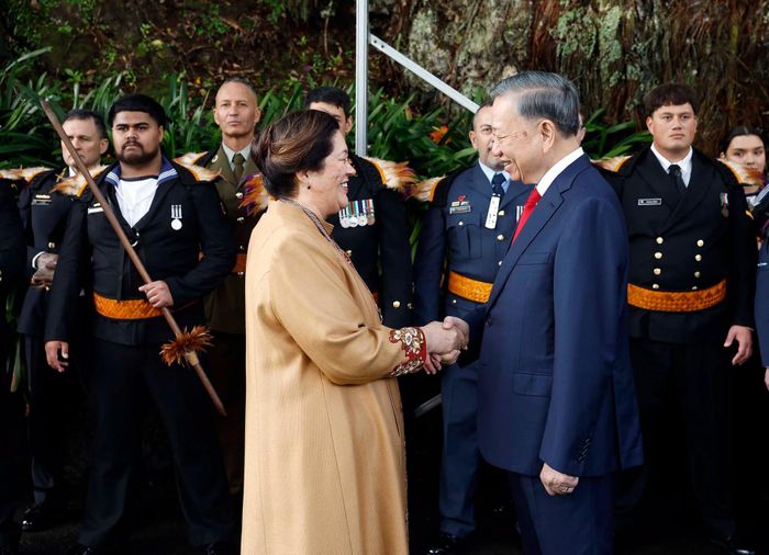 Toàn quyền New Zealand Cindy Kiro đón Tổng Bí thư, Chủ tịch nước Tô Lâm. Ảnh: TTXVN