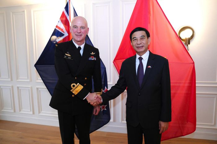 Đại tướng Phan Văn Giang và Chuẩn Đô đốc Mathew Williams, Phó Tư lệnh Lực lượng Quốc phòng New Zealand. Ảnh: Bộ Quốc phòng