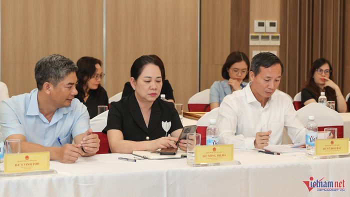 Các Thứ trưởng Bộ Dân tộc và Tôn giáo: Y Vinh Tơr, Nông Thị Hà và Trưởng ban Ban Tôn giáo Chính phủ Vũ Hoài Bắc dự hội nghị tổng kết. Ảnh: Lê Anh Dũng
