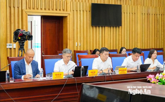Đại diện Trường Đại học Xây dựng Hà Nội tham dự cuộc làm việc. Ảnh: Nguyễn Nam