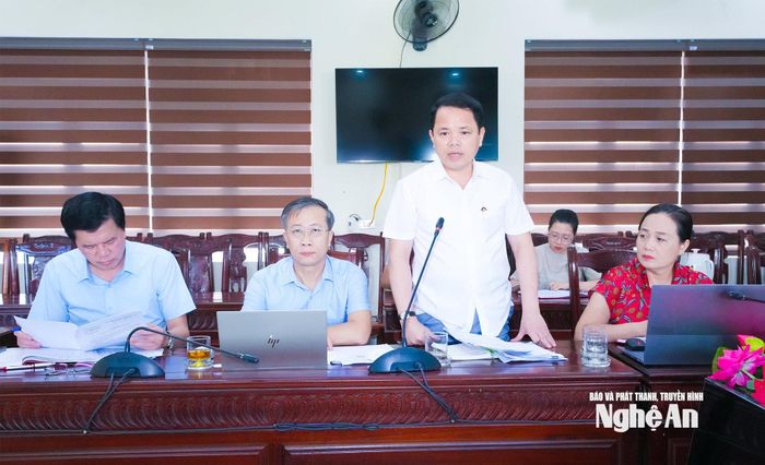 Đồng chí Phan Sỹ Cường - Phó Chủ tịch Ủy ban MTTQ Việt Nam tỉnh tham gia ý kiến về Kế hoạch tổ chức diễn đàn "Lắng nghe dân nói". Ảnh: Mai Hoa