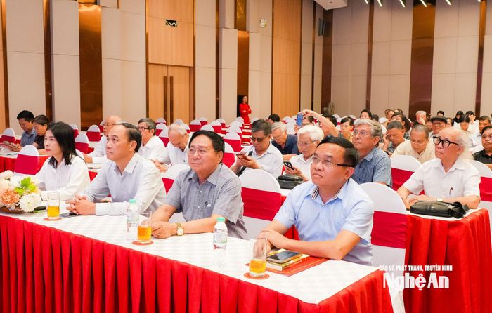 Dự hội nghị có đồng chí Ngọc Kim Nam - Ủy viên Ban Thường vụ, Trưởng ban Tuyên giáo và Dân vận Tỉnh ủy, cùng các đại biểu. Ảnh: T.L