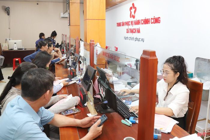 Trung bình mỗi ngày, Trung tâm Phục vụ hành chính công xã Thạch Hà tiếp nhận khoảng 100 hồ sơ.