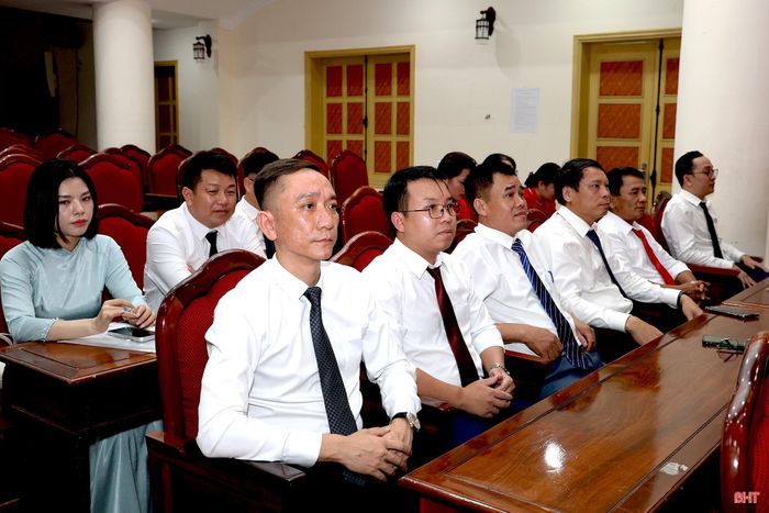 36 học viên là cán bộ, công chức, viên chức đang công tác tại các sở, ban, ngành, địa phương.
