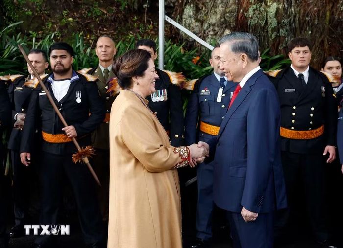Toàn quyền New Zealand Cindy Kiro đón Tổng Bí thư, Chủ tịch nước Tô Lâm. (Ảnh: Thống Nhất/TTXVN)