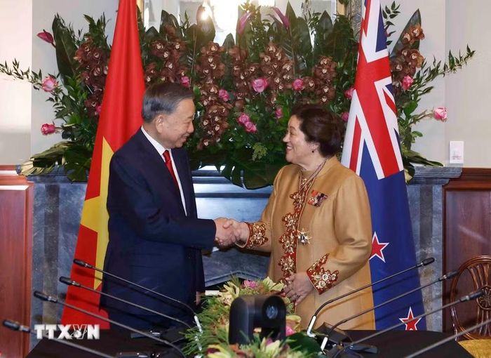 Tổng Bí thư, Chủ tịch nước Tô Lâm và Toàn quyền New Zealand Cindy Kiro trước hội đàm. (Ảnh: Thống Nhất/TTXVN)