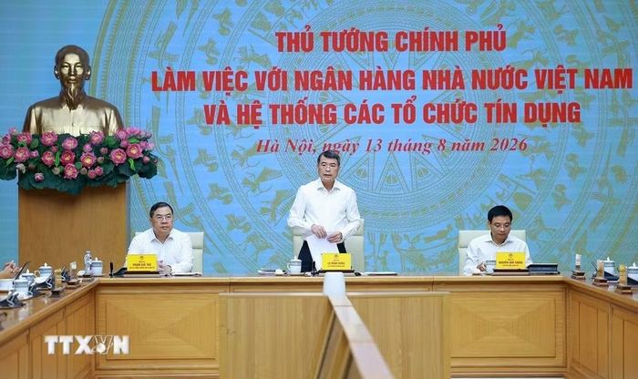 Thủ tướng Lê Minh Hưng làm việc với Ngân hàng Nhà nước Việt Nam và các hệ thống tín dụng. (Ảnh: Dương Giang/TTXVN)