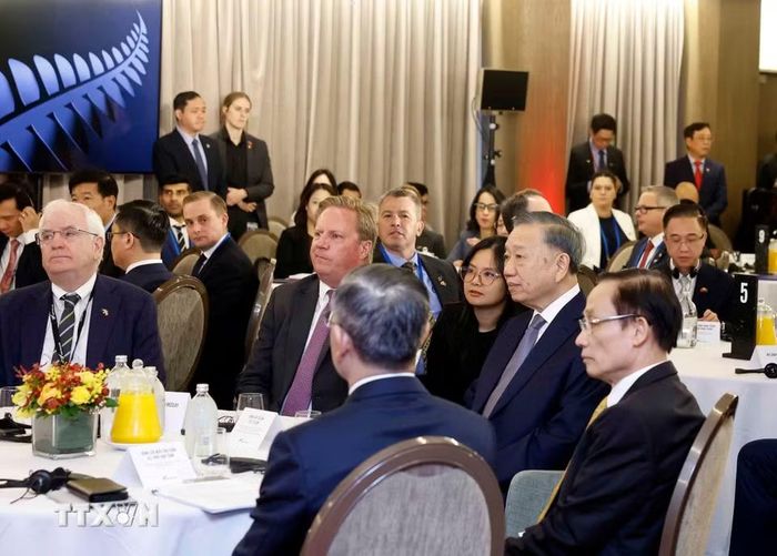 Tổng Bí thư, Chủ tịch nước Tô Lâm và các đại biểu dự Hội nghị bàn tròn doanh nghiệp Việt Nam-New Zealand. (Ảnh: Thống Nhất/TTXVN)