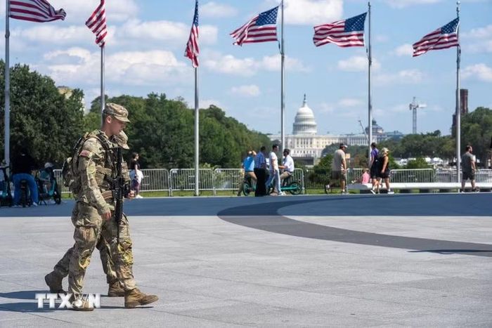 Lực lượng Vệ binh Quốc gia gác tại Washington, D.C., Mỹ. (Ảnh: THX/TTXVN)