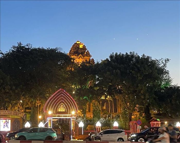 Tháp Bà Ponagar (phường Bắc Nha Trang) luôn là đến tham quan, trải nghiệm của du khách.