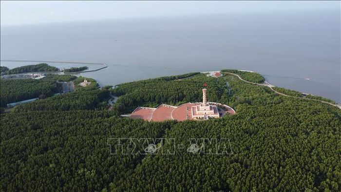 Mũi Cà Mau nhìn từ trên cao.