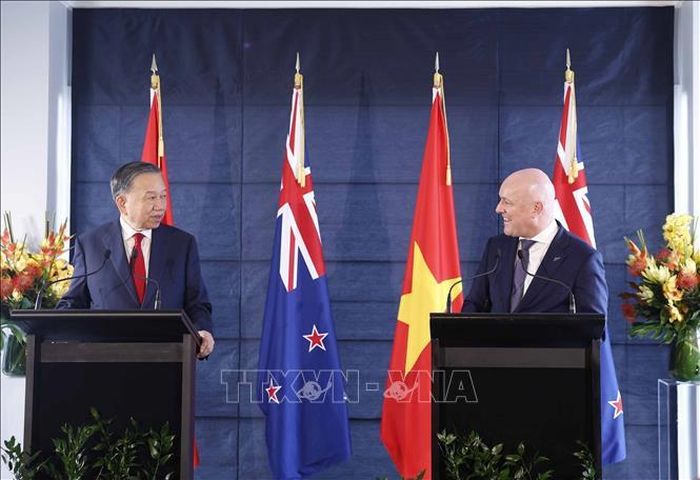Tổng Bí thư, Chủ tịch nước Tô Lâm và Thủ tướng New Zealand Christopher Luxon gặp gỡ báo chí, thông báo kết quả hội đàm. Ảnh: Thống Nhất/TTXVN