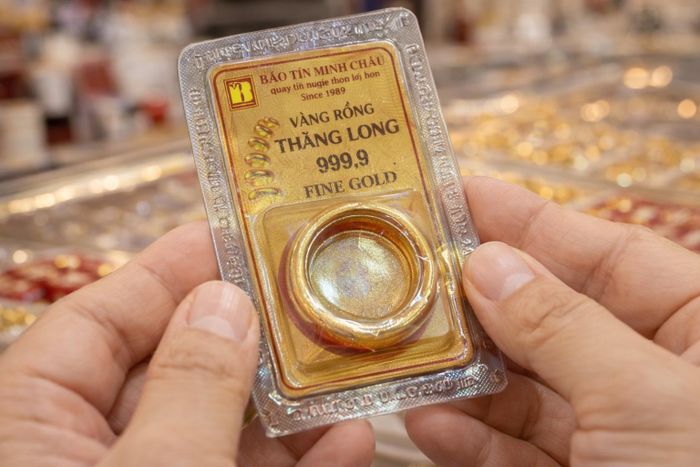 Giá vàng nhẫn cũng tăng lên 141,1 triệu đồng/lượng mua vào và bán ra là 144,1 triệu đồng/lượng.