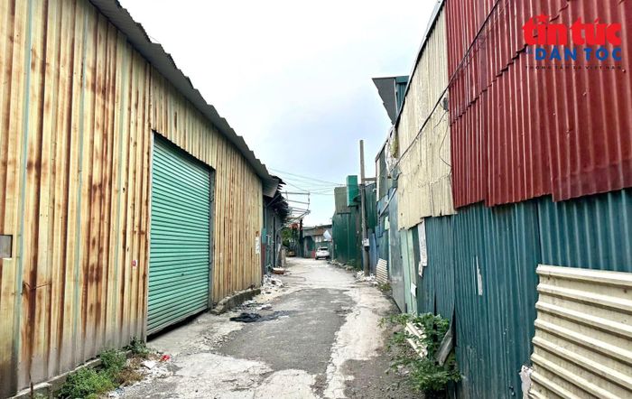 Ma trận nhà xưởng quây tôn tại phường Thanh Liệt.