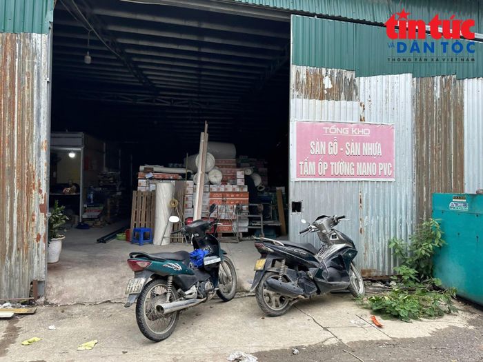 Nhiều nhà xưởng vẫn hoạt động sau vụ cháy cuối tháng 7/2026.