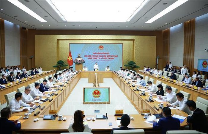 Thủ tướng Lê Minh Hưng làm việc với Ngân hàng Nhà nước Việt Nam và các hệ thống tín dụng. Ảnh: Dương Giang/TTXVN