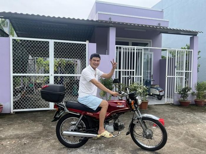 Căn nhà cấp 4 màu tím của Tiết Cương ở Tây Ninh. Ảnh: FBNV.