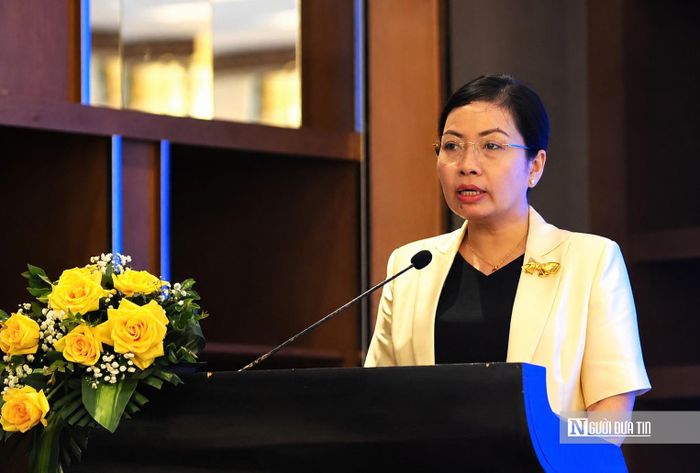 Bà Lê Thị Kim Phương, Giám đốc Sở Công Thương Đà Nẵng, trao đổi về định hướng đưa Đà Nẵng trở thành trung tâm trung chuyển hàng hóa quốc tế.
