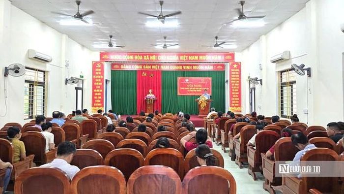 Các đại biểu là cán bộ, công chức, ban cán sự các thôn, tổ hòa giải cơ sở và người dân trên địa bàn xã Đồng Lương tham dự hội nghị.