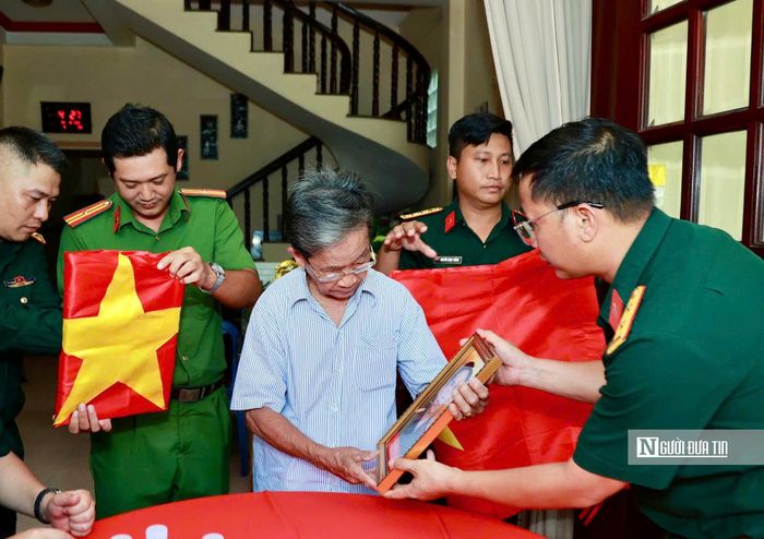 Ông Phan Văn Tư, 81 tuổi là em trai của hai liệt sĩ Phan Văn Ngọc và Phan Văn Châu.