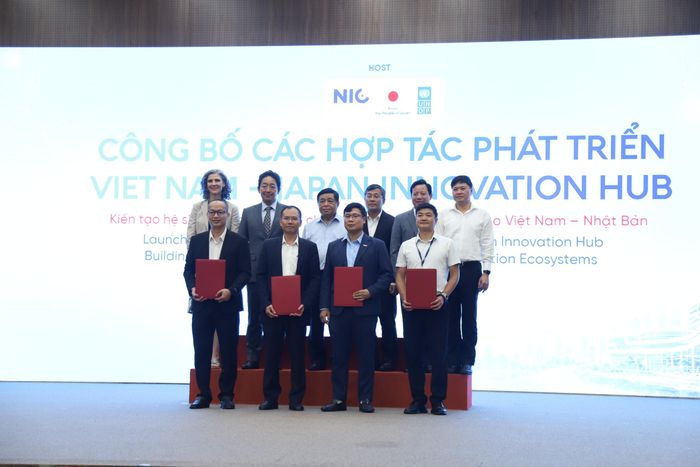 Ban Tổ chức công bố các định hướng hợp tác giữa Việt Nam – Nhật Bản nhằm phát triển hệ sinh thái đổi mới sáng tạo. Ảnh: NIC