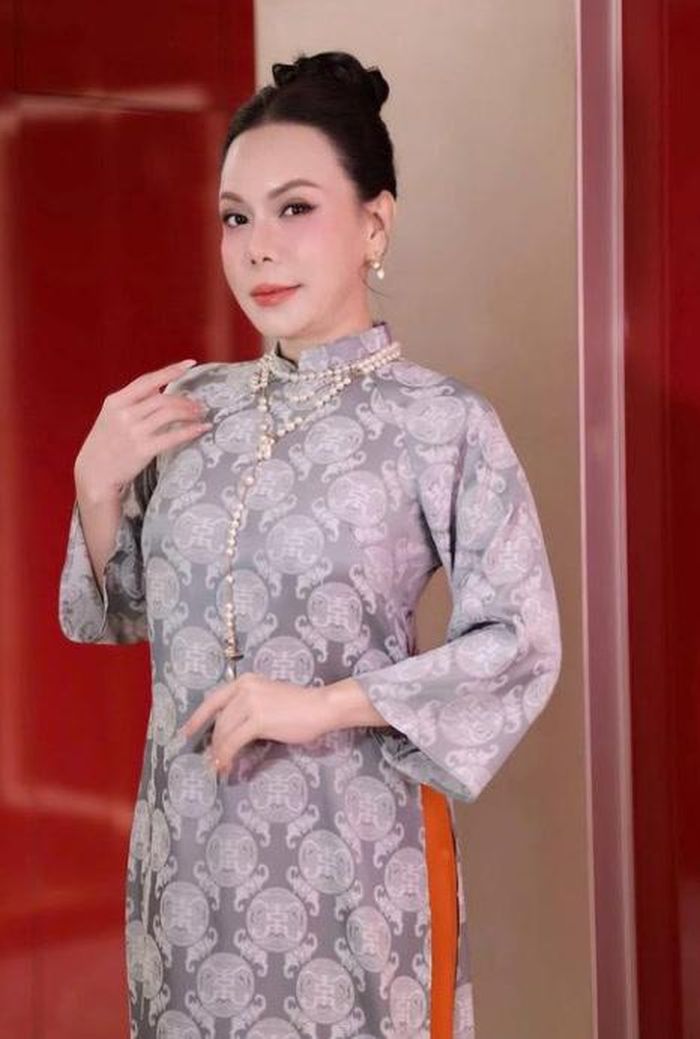 Nghệ sĩ Việt Hương.